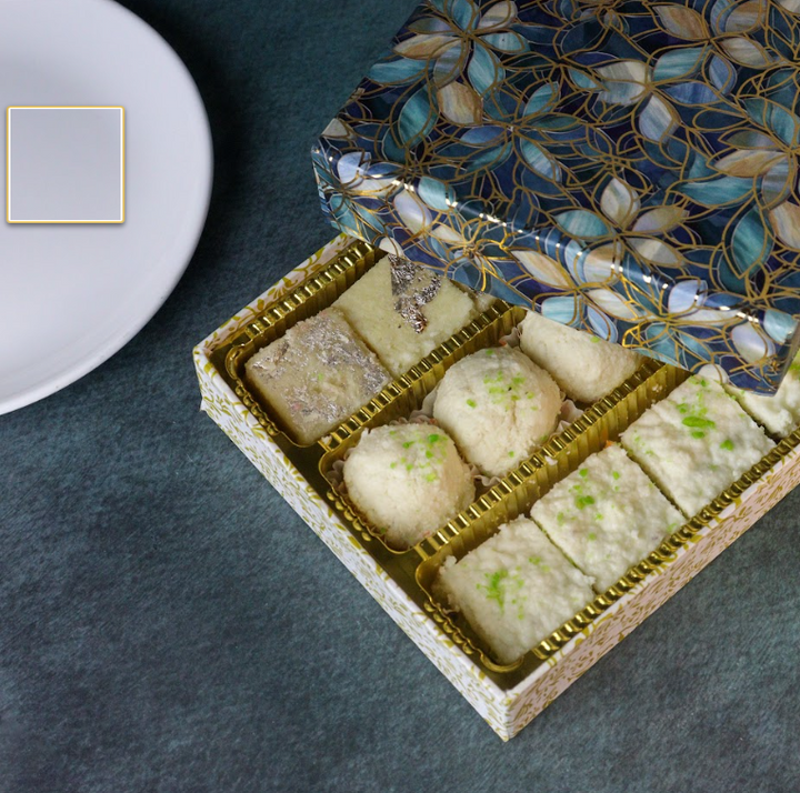 500 gr Traditional Sweet Assortment – Mini Indulgence