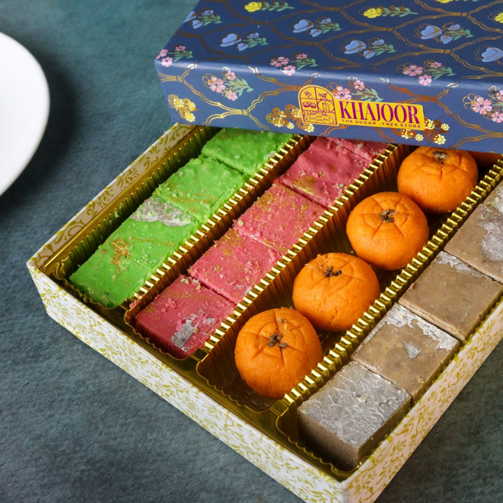 1 KG Traditional Sweet Assortment – Floral & Chocolate Delights