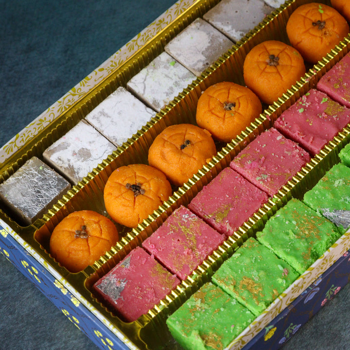 1 KG Traditional Sweet Assortment – Floral & Chocolate Delights