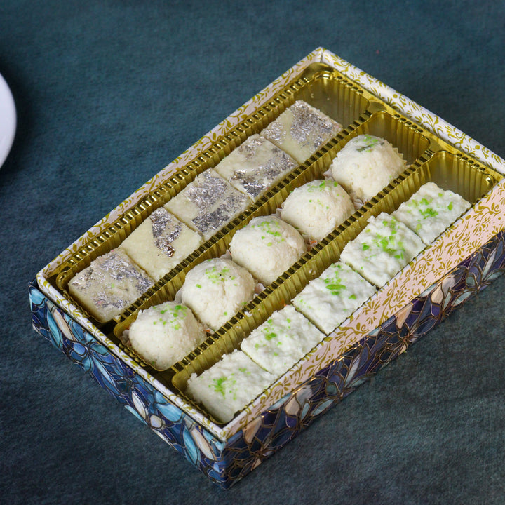 500 gr Traditional Sweet Assortment – Mini Indulgence