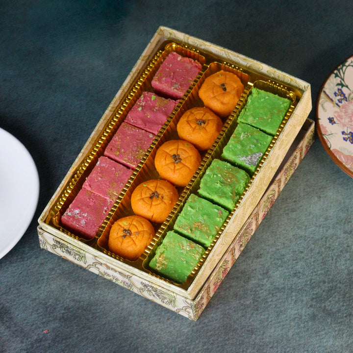 500 gr Traditional Sweet Assortment – Floral & Creamy Mini Box